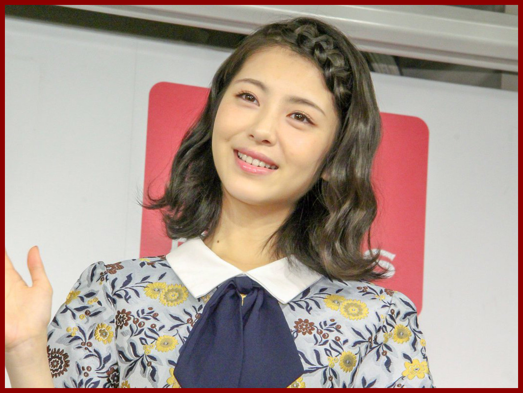 浜辺美波の髪型(前髪)がかわいい！ららぽーとのクリスマスCM＆画像まとめ【2018年11月篇】